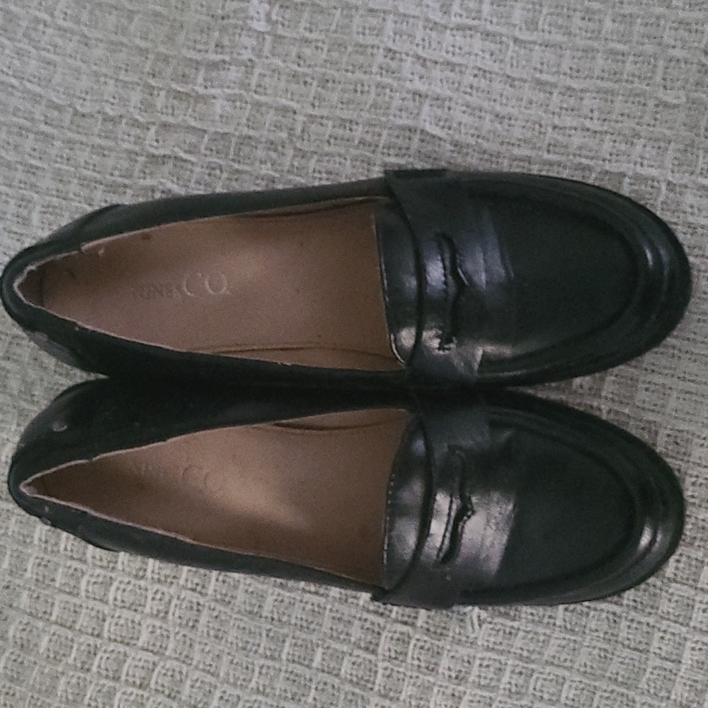 Nine&Co size 10 1 inch thick heeled black shoes